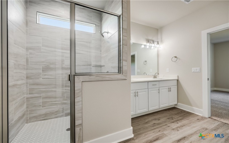 21812 Oxford Drive, Lago Vista, TX 78645, 4 Bedrooms Bedrooms, ,2 BathroomsBathrooms,Residential,For Sale,21812 Oxford Drive,564317