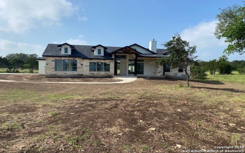 140 Horsehoe Falls, Bandera, TX 78003, 4 Bedrooms Bedrooms, ,3 BathroomsBathrooms,Residential,For Sale,140 Horsehoe Falls,1867367