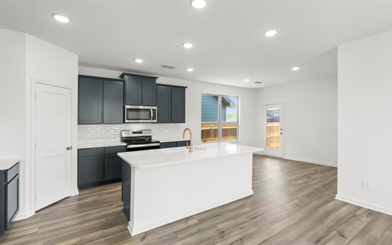 1725 Edgeway Drive, Aubrey, TX 76227, 4 Bedrooms Bedrooms, ,2 BathroomsBathrooms,Residential,For Sale,1725 Edgeway Drive,20797628