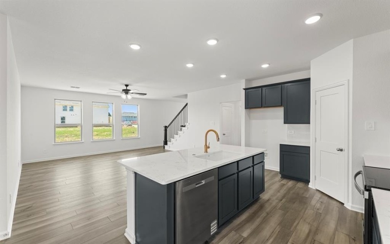 1725 Edgeway Drive, Aubrey, TX 76227, 4 Bedrooms Bedrooms, ,2 BathroomsBathrooms,Residential,For Sale,1725 Edgeway Drive,20797628