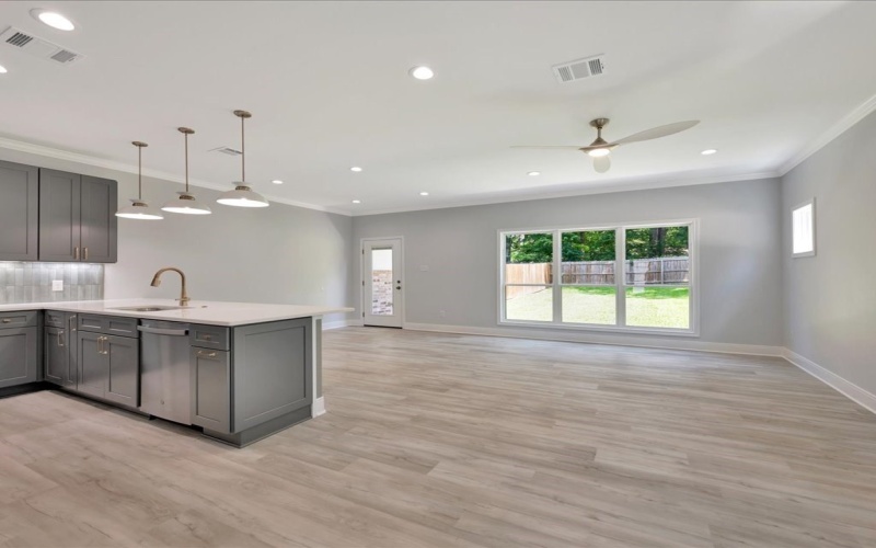 1721 Maroney, Nacogdoches, TX 75965, 3 Bedrooms Bedrooms, ,2 BathroomsBathrooms,Residential,For Sale,1721 Maroney,22500865