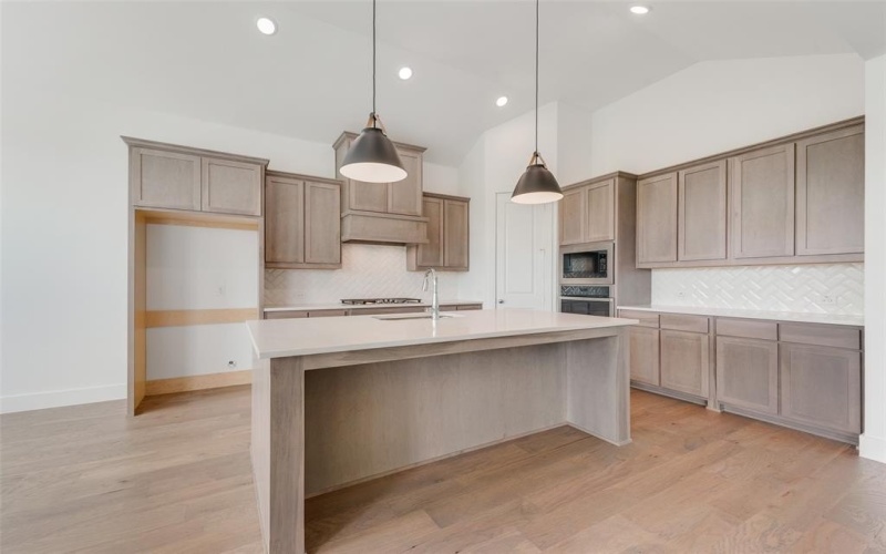1058 Bingham Way, Forney, TX 75126, 4 Habitaciones Habitaciones , ,5 BañosBaños,Residential,En Venta,1058 Bingham Way,20812214