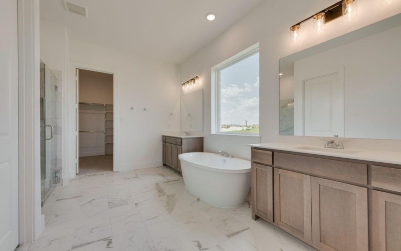 1058 Bingham Way, Forney, TX 75126, 4 Habitaciones Habitaciones , ,5 BañosBaños,Residential,En Venta,1058 Bingham Way,20812214