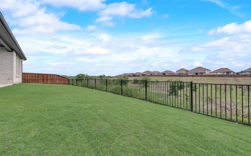 1058 Bingham Way, Forney, TX 75126, 4 Habitaciones Habitaciones , ,5 BañosBaños,Residential,En Venta,1058 Bingham Way,20812214