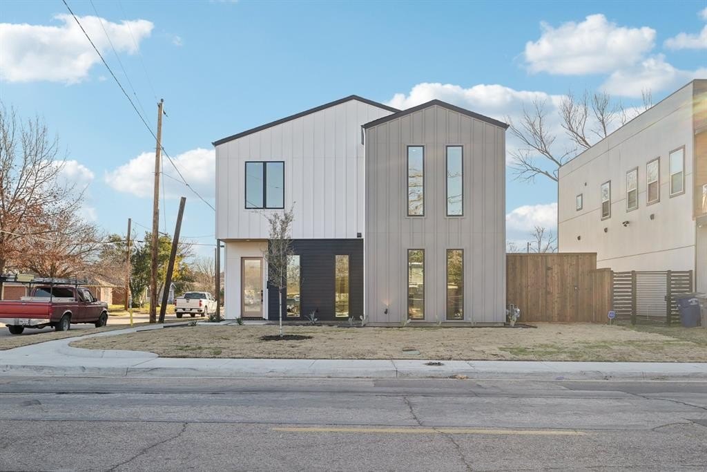 3722 Vilbig Road, Dallas, TX 75212, 4 Bedrooms Bedrooms, ,3 BathroomsBathrooms,Residential,For Sale,3722 Vilbig Road,20826082