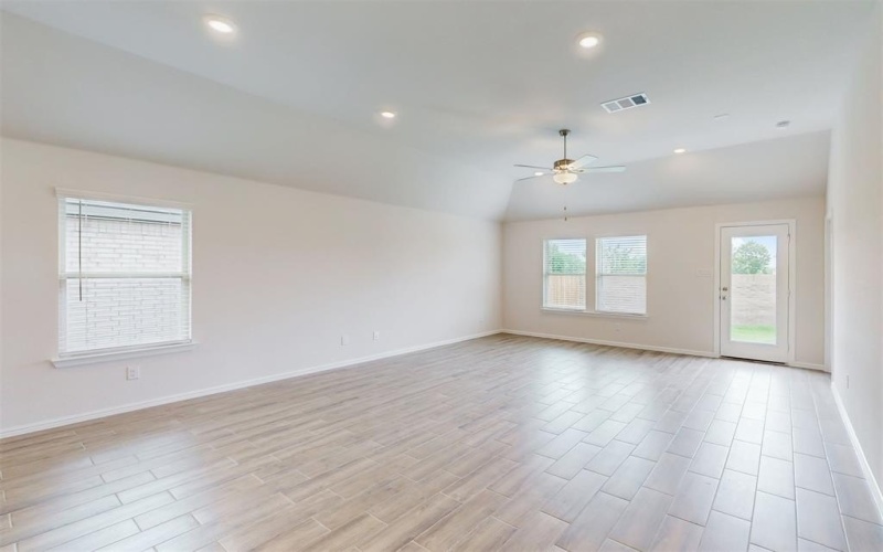 1117 South Hill Drive, Crowley, TX 76036, 3 Habitaciones Habitaciones , ,2 BañosBaños,Residential,En Venta,1117 South Hill Drive,20830297