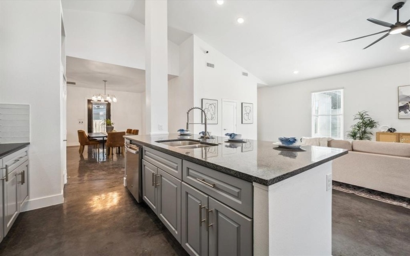 2210 Hooper Street, Dallas, TX 75215, 4 Habitaciones Habitaciones , ,2 BañosBaños,Residential,En Venta,2210 Hooper Street,20814694