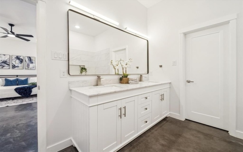2210 Hooper Street, Dallas, TX 75215, 4 Habitaciones Habitaciones , ,2 BañosBaños,Residential,En Venta,2210 Hooper Street,20814694