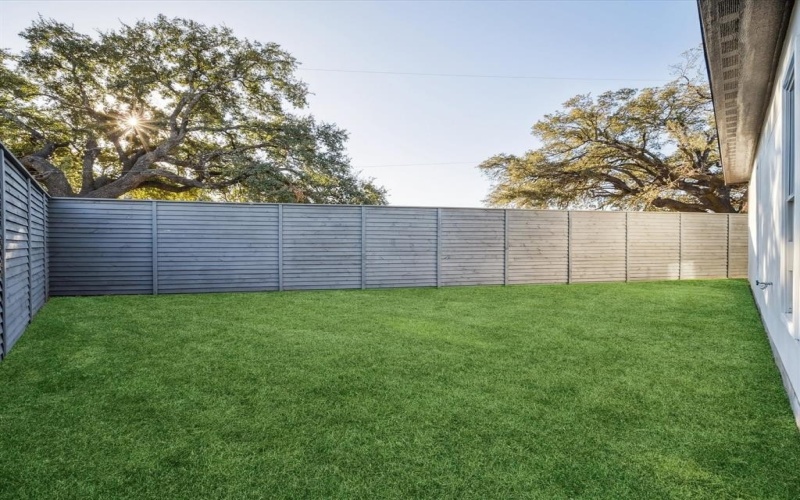 2210 Hooper Street, Dallas, TX 75215, 4 Habitaciones Habitaciones , ,2 BañosBaños,Residential,En Venta,2210 Hooper Street,20814694