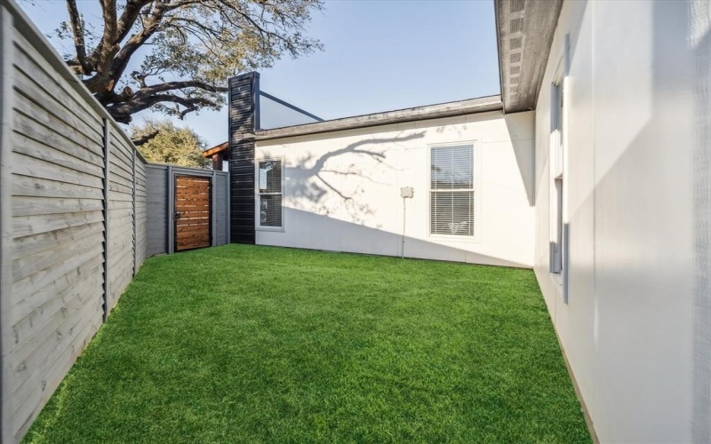 2210 Hooper Street, Dallas, TX 75215, 4 Habitaciones Habitaciones , ,2 BañosBaños,Residential,En Venta,2210 Hooper Street,20814694