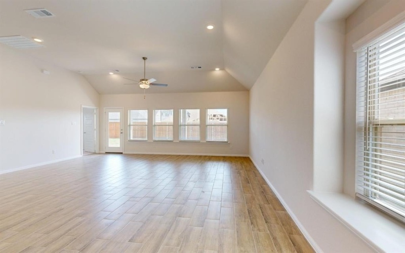 1215 Lancaster Drive, Justin, TX 76247, 5 Bedrooms Bedrooms, ,5 BathroomsBathrooms,Residential,For Sale,1215 Lancaster Drive,20857429