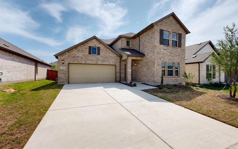 1215 Lancaster Drive, Justin, TX 76247, 5 Bedrooms Bedrooms, ,5 BathroomsBathrooms,Residential,For Sale,1215 Lancaster Drive,20857429
