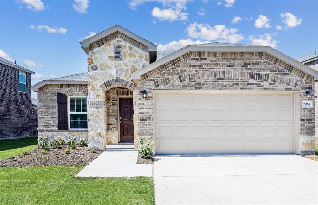 2062 Pleasant Knoll Circle, Forney, TX 75126, 3 Bedrooms Bedrooms, ,2 BathroomsBathrooms,Residential,For Sale,2062 Pleasant Knoll Circle,20870031