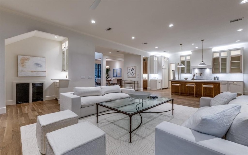 7422 VILLANOVA Street, Dallas, TX 75225, 6 Bedrooms Bedrooms, ,7 BathroomsBathrooms,Residential,For Sale,7422 VILLANOVA Street,20872929
