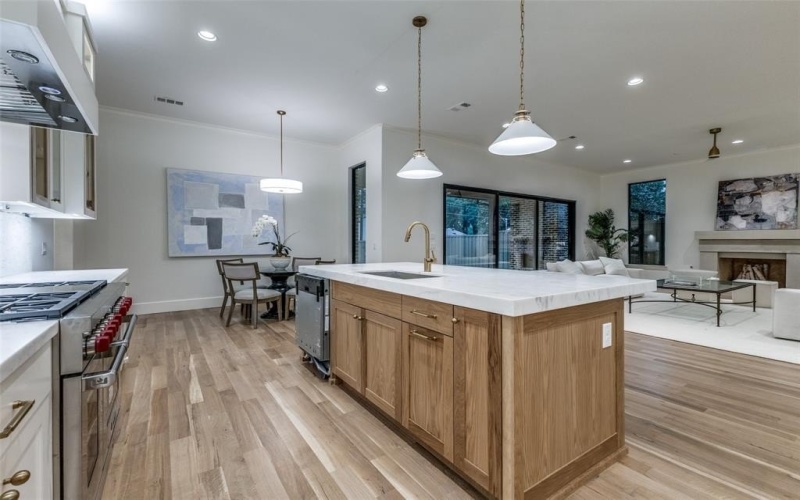 7422 VILLANOVA Street, Dallas, TX 75225, 6 Bedrooms Bedrooms, ,7 BathroomsBathrooms,Residential,For Sale,7422 VILLANOVA Street,20872929