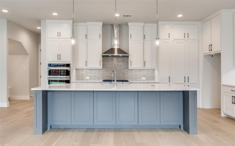 10721 Clearbrook Lane, Dallas, TX 75218, 4 Bedrooms Bedrooms, ,5 BathroomsBathrooms,Residential,For Sale,10721 Clearbrook Lane,20879807