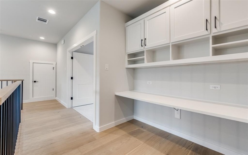 10721 Clearbrook Lane, Dallas, TX 75218, 4 Bedrooms Bedrooms, ,5 BathroomsBathrooms,Residential,For Sale,10721 Clearbrook Lane,20879807
