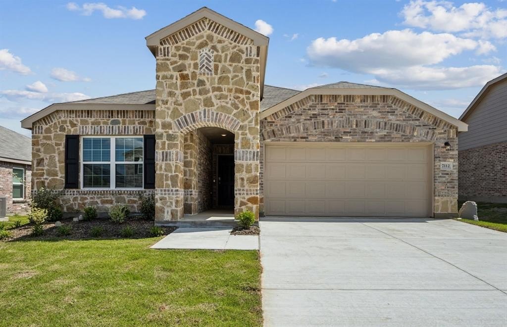 7112 Pederson Creek Way, Denton, TX 76208, 3 Bedrooms Bedrooms, ,2 BathroomsBathrooms,Residential,For Sale,7112 Pederson Creek Way,20868339