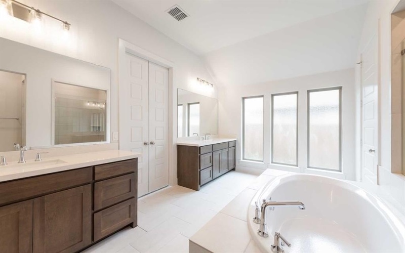 1218 Whitecliff Lane, Forney, TX 75126, 4 Habitaciones Habitaciones , ,3 BañosBaños,Residential,En Venta,1218 Whitecliff Lane,20873503