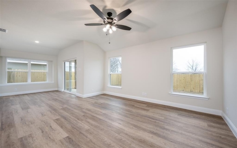 102 Walnut Street, Whitesboro, TX 76273, 3 Bedrooms Bedrooms, ,2 BathroomsBathrooms,Residential,For Sale,102 Walnut Street,20846704
