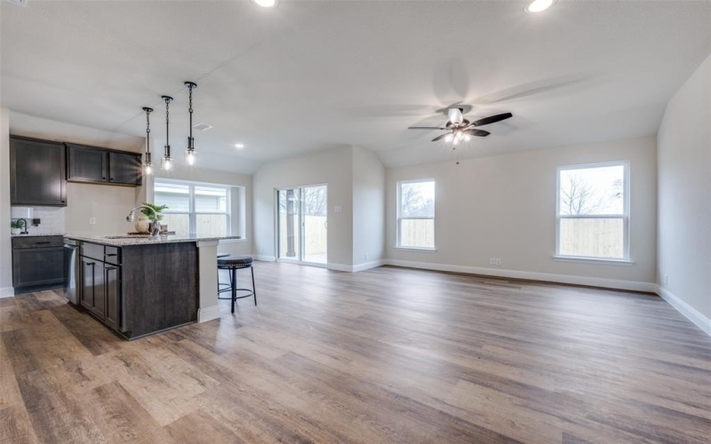 102 Walnut Street, Whitesboro, TX 76273, 3 Bedrooms Bedrooms, ,2 BathroomsBathrooms,Residential,For Sale,102 Walnut Street,20846704