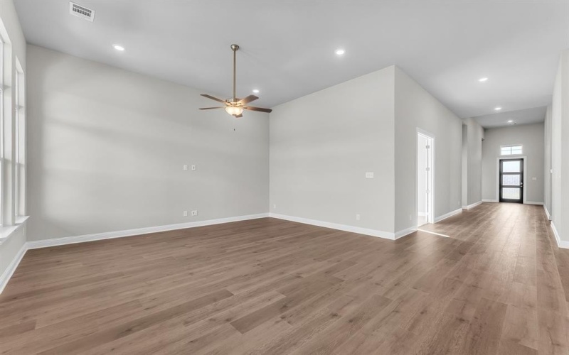 1215 Olive Drive, Mansfield, TX 76063, 4 Habitaciones Habitaciones , ,3 BañosBaños,Residential,En Venta,1215 Olive Drive,20893901