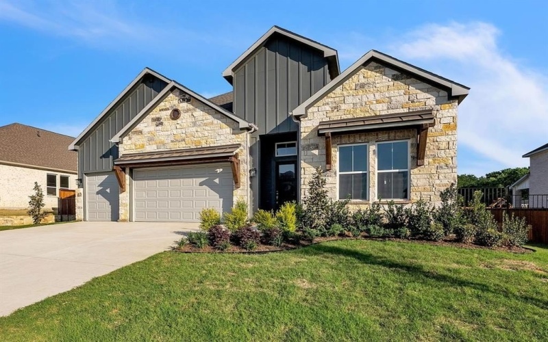 1215 Olive Drive, Mansfield, TX 76063, 4 Habitaciones Habitaciones , ,3 BañosBaños,Residential,En Venta,1215 Olive Drive,20893901