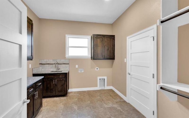 350 Farrar Road, Waxahachie, TX 75165, 5 Habitaciones Habitaciones , ,5 BañosBaños,Residential,En Venta,350 Farrar Road,20906400