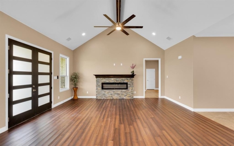 350 Farrar Road, Waxahachie, TX 75165, 5 Habitaciones Habitaciones , ,5 BañosBaños,Residential,En Venta,350 Farrar Road,20906400