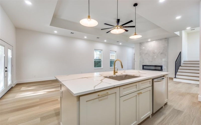618 N Cliff, Dallas, TX 75203, 4 Habitaciones Habitaciones , ,2 BañosBaños,Residential,En Venta,618 N Cliff,20882700