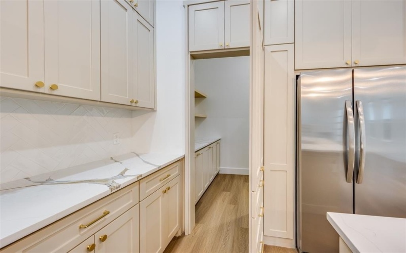 618 N Cliff, Dallas, TX 75203, 4 Habitaciones Habitaciones , ,2 BañosBaños,Residential,En Venta,618 N Cliff,20882700