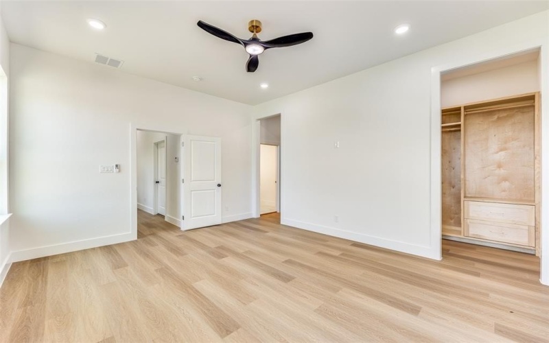 618 N Cliff, Dallas, TX 75203, 4 Habitaciones Habitaciones , ,2 BañosBaños,Residential,En Venta,618 N Cliff,20882700