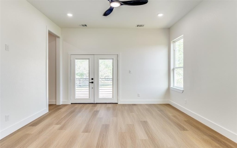 618 N Cliff, Dallas, TX 75203, 4 Habitaciones Habitaciones , ,2 BañosBaños,Residential,En Venta,618 N Cliff,20882700