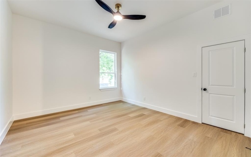 618 N Cliff, Dallas, TX 75203, 4 Habitaciones Habitaciones , ,2 BañosBaños,Residential,En Venta,618 N Cliff,20882700