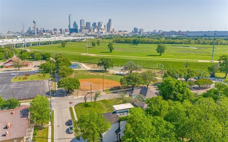 618 N Cliff, Dallas, TX 75203, 4 Habitaciones Habitaciones , ,2 BañosBaños,Residential,En Venta,618 N Cliff,20882700