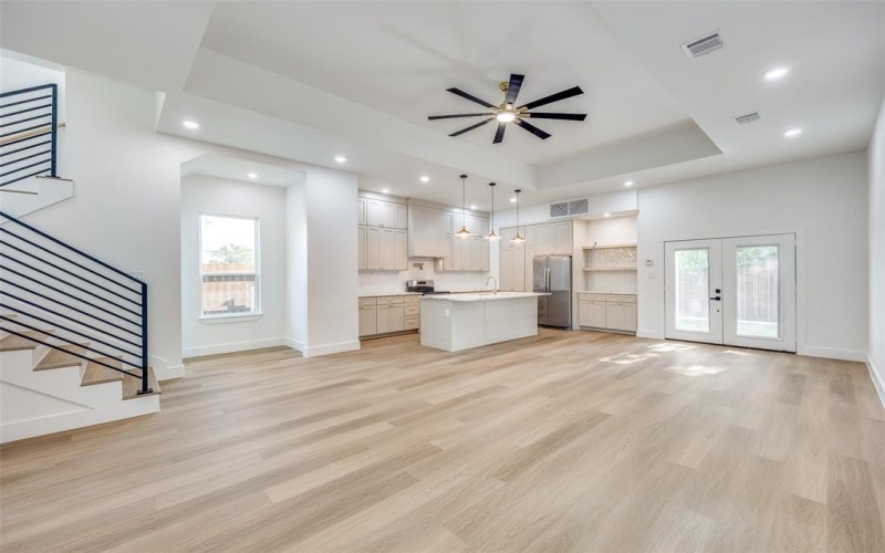 618 N Cliff, Dallas, TX 75203, 4 Habitaciones Habitaciones , ,2 BañosBaños,Residential,En Venta,618 N Cliff,20882700
