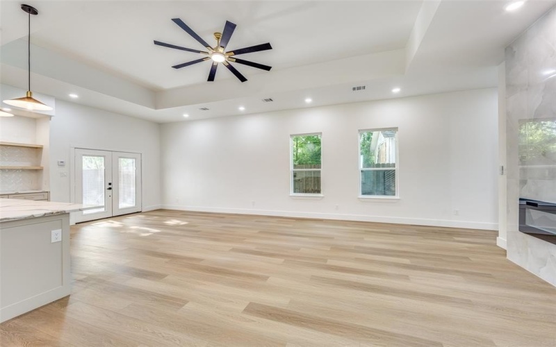 618 N Cliff, Dallas, TX 75203, 4 Habitaciones Habitaciones , ,2 BañosBaños,Residential,En Venta,618 N Cliff,20882700