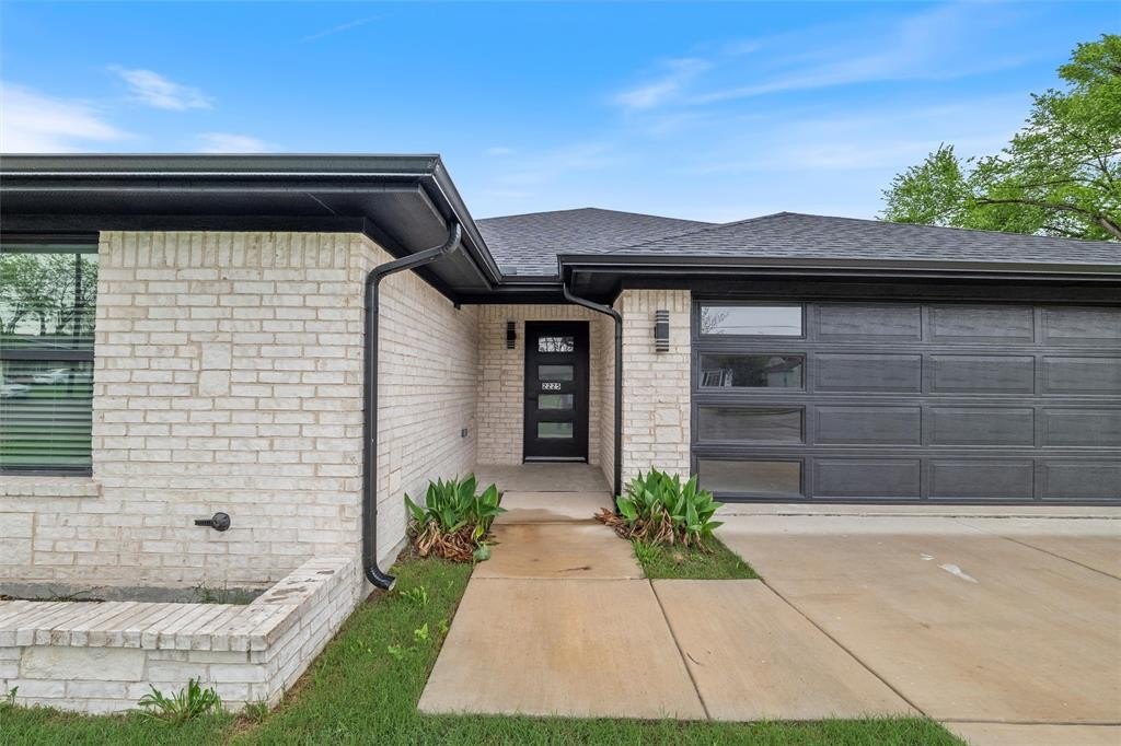 2225 E Overton Road, Dallas, TX 75216, 3 Bedrooms Bedrooms, ,2 BathroomsBathrooms,Residential,For Sale,2225 E Overton Road,20894417