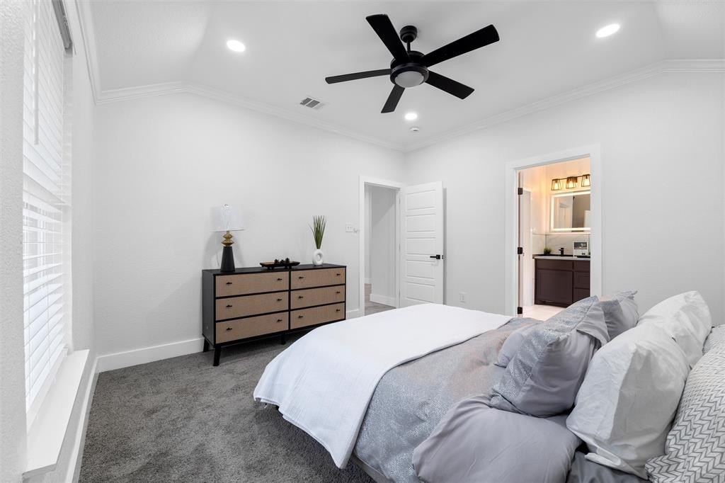 2225 E Overton Road, Dallas, TX 75216, 3 Bedrooms Bedrooms, ,2 BathroomsBathrooms,Residential,For Sale,2225 E Overton Road,20894417