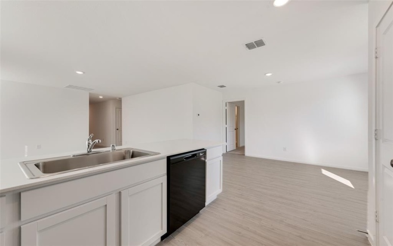5112 Volunteer Drive, Ennis, TX 75119, 3 Bedrooms Bedrooms, ,2 BathroomsBathrooms,Residential,For Sale,5112 Volunteer Drive,20896682