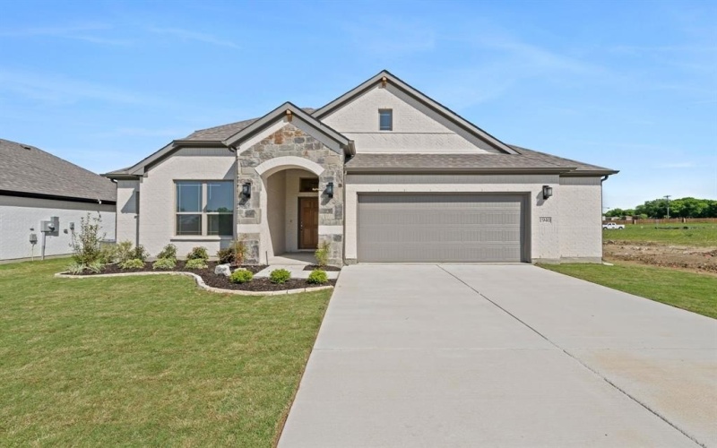 1940 Nightfall Drive, Venus, TX 76084, 5 Bedrooms Bedrooms, ,3 BathroomsBathrooms,Residential,For Sale,1940 Nightfall Drive,20905339