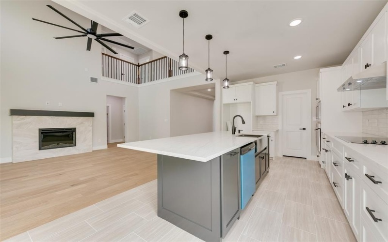 6810 Windward View Drive, Rowlett, TX 75088, 4 Bedrooms Bedrooms, ,3 BathroomsBathrooms,Residential,For Sale,6810 Windward View Drive,20905378