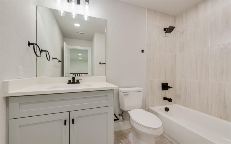 6810 Windward View Drive, Rowlett, TX 75088, 4 Bedrooms Bedrooms, ,3 BathroomsBathrooms,Residential,For Sale,6810 Windward View Drive,20905378