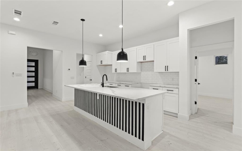 4731 Jones Street, Dallas, TX 75210, 3 Bedrooms Bedrooms, ,2 BathroomsBathrooms,Residential,For Sale,4731 Jones Street,20899227
