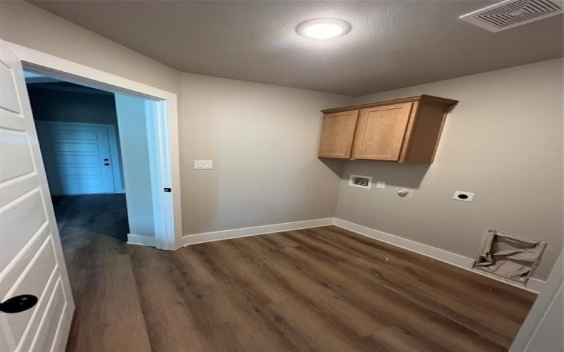 4304 Hummingbird Drive, Sherman, TX 75092, 3 Bedrooms Bedrooms, ,2 BathroomsBathrooms,Residential,For Sale,4304 Hummingbird Drive,20907656