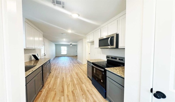 2408 Miller Street, Denison, TX 75020, 3 Habitaciones Habitaciones , ,2 BañosBaños,Residential,En Venta,2408 Miller Street,20907850