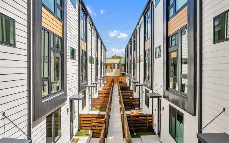 3612 N San Jacinto Avenue #107, Dallas, TX 75204, 3 Bedrooms Bedrooms, ,3 BathroomsBathrooms,Residential,For Sale,3612 N San Jacinto Avenue,20924978