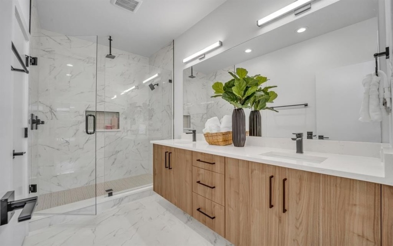 3612 N San Jacinto Avenue #107, Dallas, TX 75204, 3 Bedrooms Bedrooms, ,3 BathroomsBathrooms,Residential,For Sale,3612 N San Jacinto Avenue,20924978