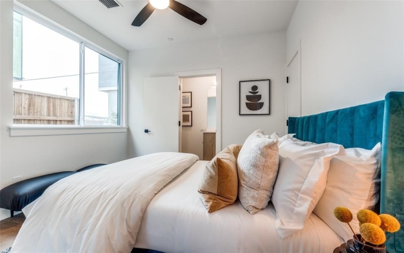 3612 N San Jacinto Avenue #107, Dallas, TX 75204, 3 Bedrooms Bedrooms, ,3 BathroomsBathrooms,Residential,For Sale,3612 N San Jacinto Avenue,20924978