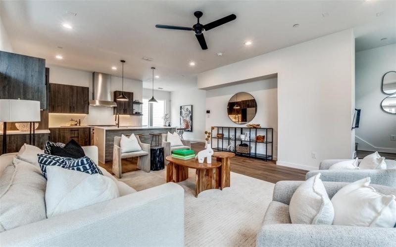 3612 N San Jacinto Avenue #107, Dallas, TX 75204, 3 Bedrooms Bedrooms, ,3 BathroomsBathrooms,Residential,For Sale,3612 N San Jacinto Avenue,20924978